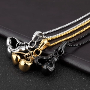 Collana con ciondolo guantone da boxe vintage in acciaio al titanio argento, oro e nero