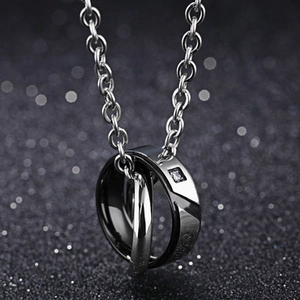 Interlocked stainless steel ring necklace with square gemstone and dual-tone finish