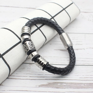 Braided black leather Freemason bracelet with silver magnetic buckle and G logo