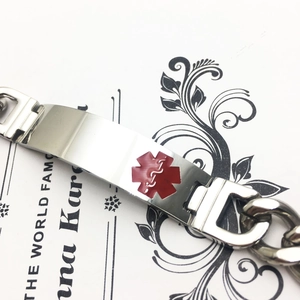 Bracelet d'alerte médicale en acier poli avec Star of Life rouge sur plaque métallique