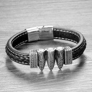 Bracciale punk da uomo in pelle con ciondoli a proiettile e chiusura magnetica