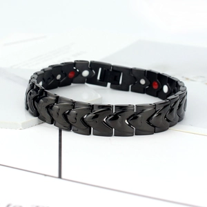 Bracelet magnétique homme en acier inoxydable noir poli à maillons cœur