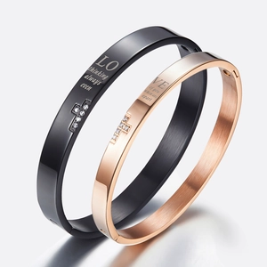 Bracelet Jonc Couple en Acier Titane avec Croix et Incrustation de Strass Gravure Anglaise Bijoux Amour pour Femme Homme