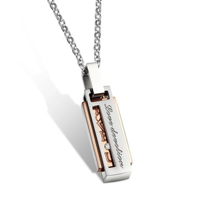 Collana con pendente a barra bicolore argento e oro rosa con incisione Love devotion