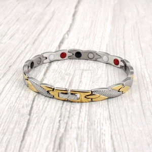 Bracelet de magnétothérapie en acier inoxydable bicolore avec texture maillée pour hommes