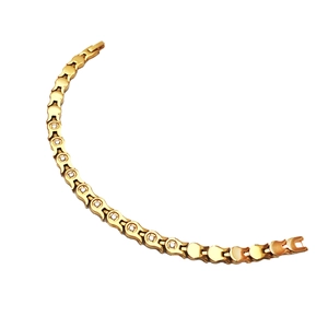 Elegantes vergoldetes Edelstahlarmband mit Zirkonia-Steinen und hohlgliedrigem Design