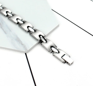 Modern geometric H-link titanium steel bracelet with matte and polished silver finish