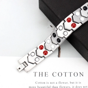Bracelet de santé pour homme en acier titane avec doubles aimants sur boîte cadeau