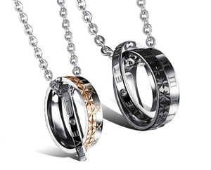 Titanium Steel Intertwined Double Ring Pendant Necklace For Couples Silver Rose Gold Black Roman Numerals Rhinestone Jewelry