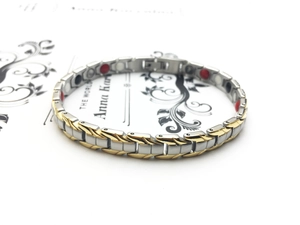Magnettherapie Armband aus Silber-Gold Edelstahl mit eingelassenen Energiesteinen