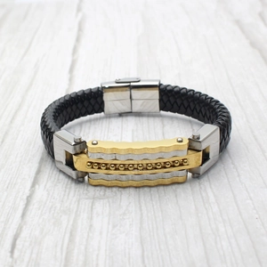 Herren Armband aus geflochtenem schwarzem Leder mit zweifarbigem Metallakzent