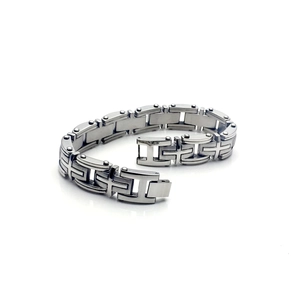 Bracelet classique pour homme en acier titane gris argenté avec fermoir mécanique et clous