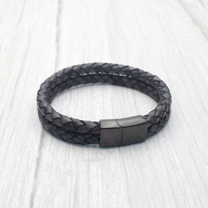 Bracelet double couche en cuir tressé noir avec fermoir magnétique en acier inoxydable mat