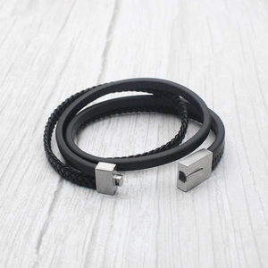 Mehrlagiges schwarzes Lederarmband für Herren mit gebürstetem Edelstahl-Magnetverschluss