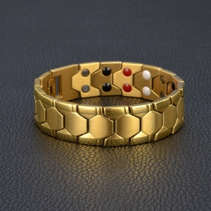 Bracelet magnétique pour homme en acier titane doré avec maillons hexagonaux sur cuir