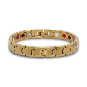 Vue détaillée du bracelet de santé magnétique doré avec maillons en métal brossé mat