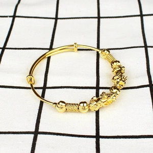 Adjustable 18k gold plated bracelet with traditional Pixiu and lucky bead charms