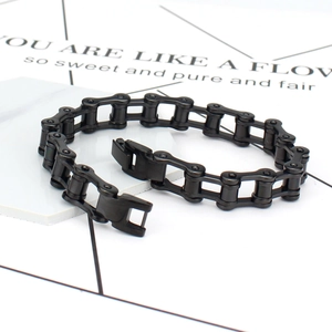 Bracciale da uomo in acciaio al titanio nero a catena di bicicletta con chiusura sicura