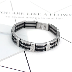 Herrenarmband aus Titanstahl und Silikon mit Industrie-Gliedern und Klappverschluss