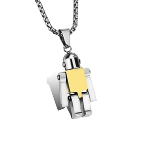 Détail du pendentif robot articulé en acier inoxydable avec finition bicolore or et argent