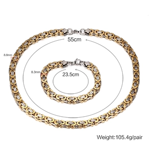 Dettaglio del set collana e bracciale bizantino bicolore con dimensioni e peso