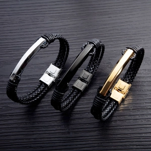 Ensemble de trois bracelets en cuir tressé pour homme avec détails en argent, noir et or