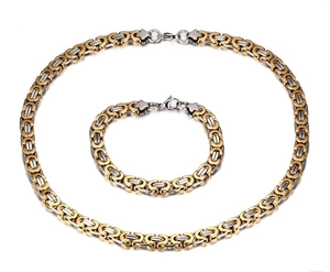 Dettaglio del set di catena bizantina bicolore con collana e bracciale in oro e argento