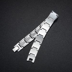Adjustable magnetic stainless steel bracelet for men with polished link chain and safety clasp