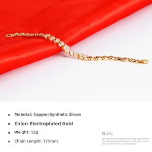 Détails d'un bracelet en cuivre plaqué or avec zircons AAA étincelants et dimensions