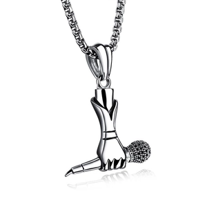 Collar con Colgante de Mano Sosteniendo Micrófono de Acero Inoxidable Joyería Estilo Hip Hop Punk Rock