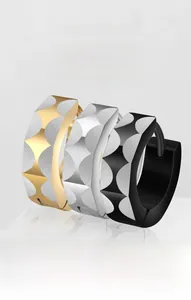 Macro di orecchini in acciaio spazzolato color oro, argento e nero con bordi geometrici