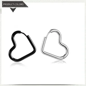 Ensemble de boucles d'oreilles cœur en acier inoxydable fini noir et argent minimaliste