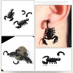 Punk Style Black 3D Scorpion Stud Earrings For Women Gothic Street Piercing Jewelry Personality Alloy Inlaid Earrings Gift