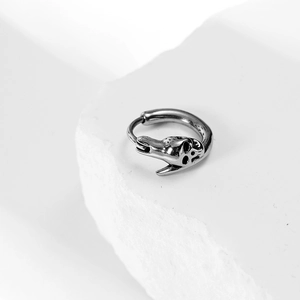 Boucle d'oreille tête de cheval vintage en acier titane avec détails gravés