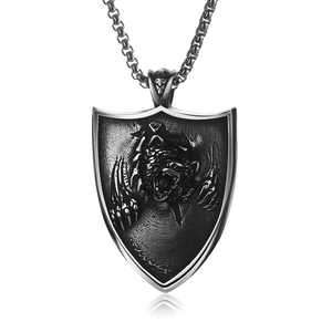 Collier Pendentif Bouclier Guerrier Spartiate Rétro pour Hommes en Acier Titane Hip Hop Gothique Bijoux Guerrier
