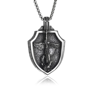 Collana con ciondolo a scudo di San Michele in acciaio inossidabile antico