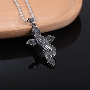Collier croix vintage en acier inoxydable avec pendentif mains en prière sur chaîne
