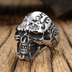 Vintage gothic skull ring for men with antique silver finish and detailed metal engraving