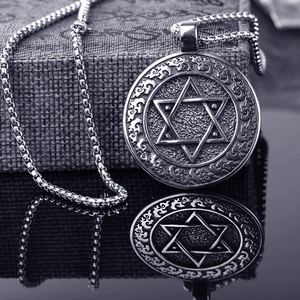 Retro stainless steel necklace with evil eye star pendant on a thick link chain