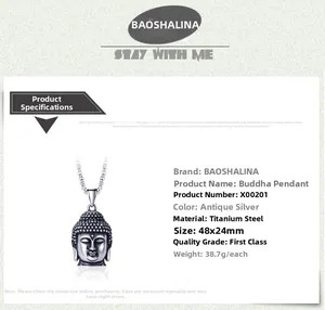 Vue macro du pendentif Bouddha en acier avec dimensions 48x24mm et détails du produit
