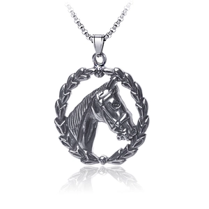 Collana vintage in acciaio con medaglione a testa di cavallo e corona d'alloro