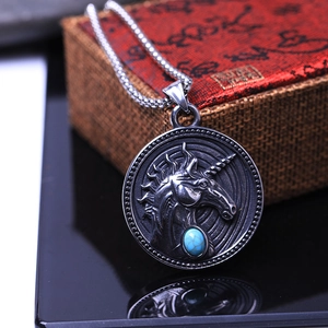 Collier licorne vintage avec pierre bleue et chaîne en métal pour hommes