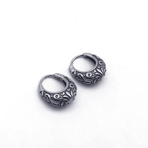 Vintage pattern stainless steel hoop earrings for women with retro engraved floral design