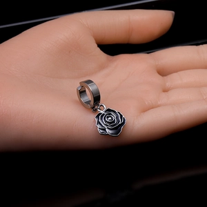 Boucles d'Oreilles à Clip Rose Noire Minimaliste en Acier Inoxydable pour Femme Bijoux de Mode Boucle d'Oreille Fleur Gothique Vintage