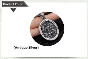 Détail d'un médaillon religieux Saint-Christophe en acier inoxydable argent antique