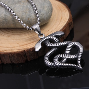 Collier rétro avec pendentif serpent en forme de cœur en acier inoxydable et chaîne à billes