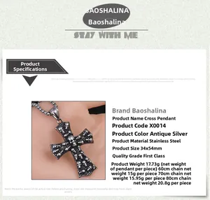Détail du pendentif croix gothique avec motifs de crâne et dimensions du produit