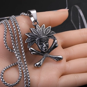 Collier Pendentif Crâne de Chef Indien en Acier Titane Vintage Retro Punk Gothique Os Croisés Argent Antique Bijoux Hip Hop