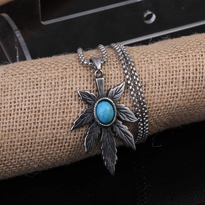Punk-Stil Edelstahl Ahornblatt Anhänger Halskette mit türkisfarbenem Stein Inlay Dekor