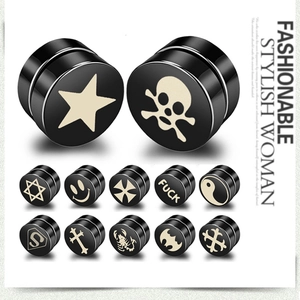 Boucles d'oreilles magnétiques noires avec motifs gothiques et icônes graphiques